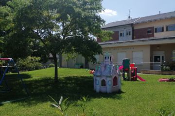 con il giardino di pertinenza